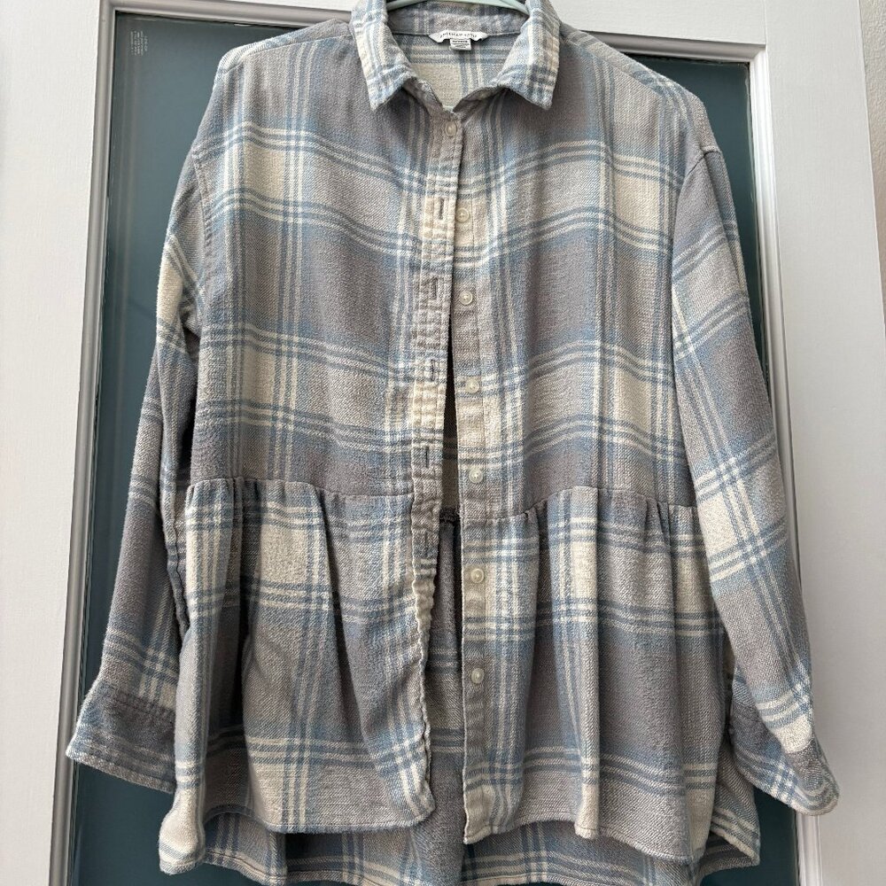 American Eagle Plaid Button Down Size XS Blue, Cream Plaid